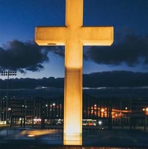 Meet your Posher, Mona